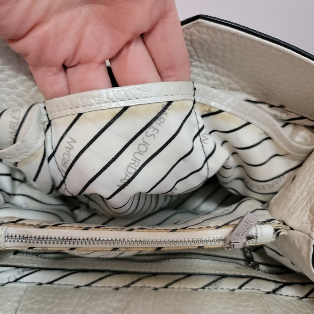 Charles Jourdan White Pearl Pebble Leather Purse - Picture 12 of 16